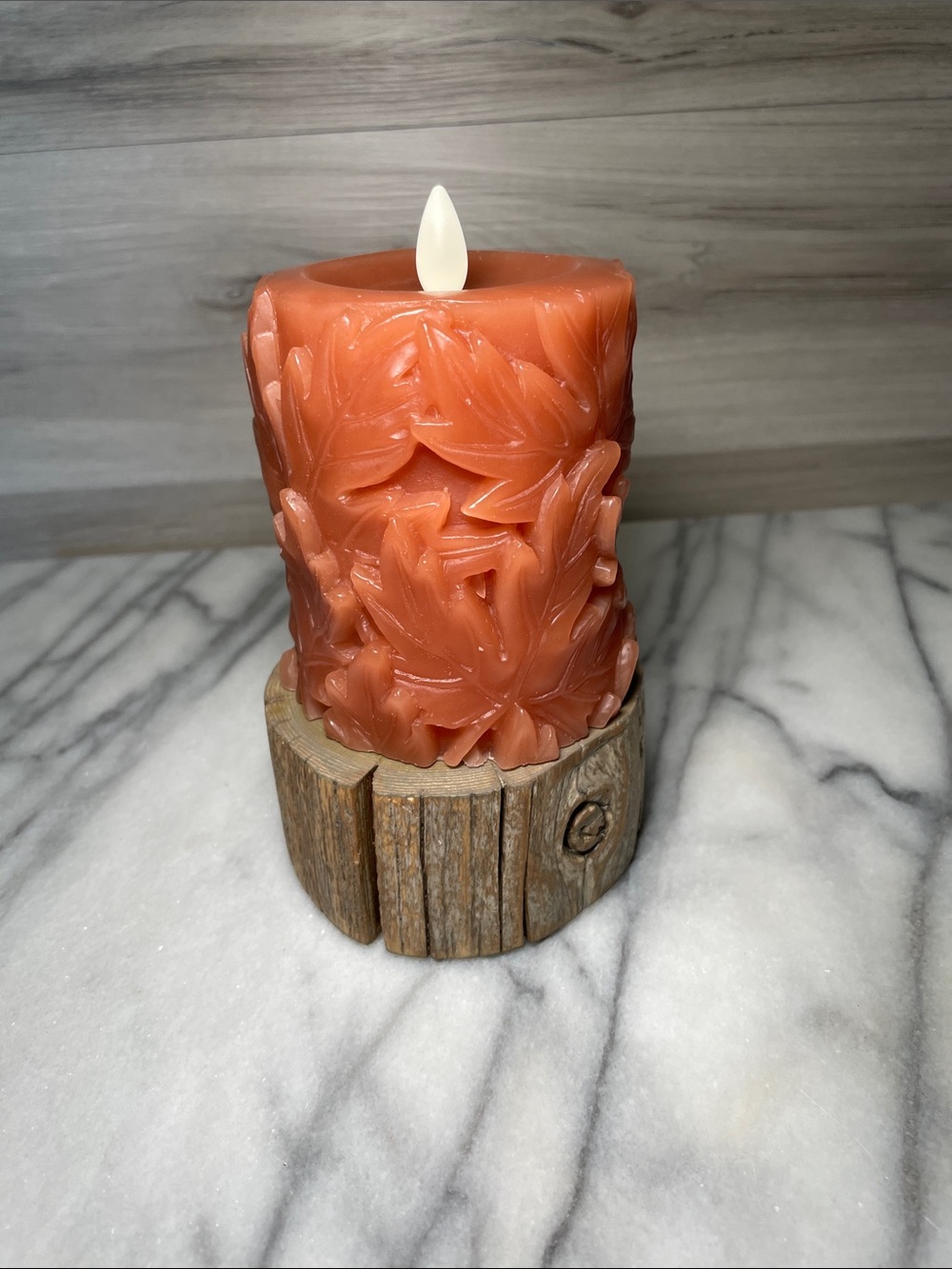NIB- Luminara Embossed Real Wax Flameless LED Pillar Candle,Leaves, Caramel Cafe - Picture 3 of 9
